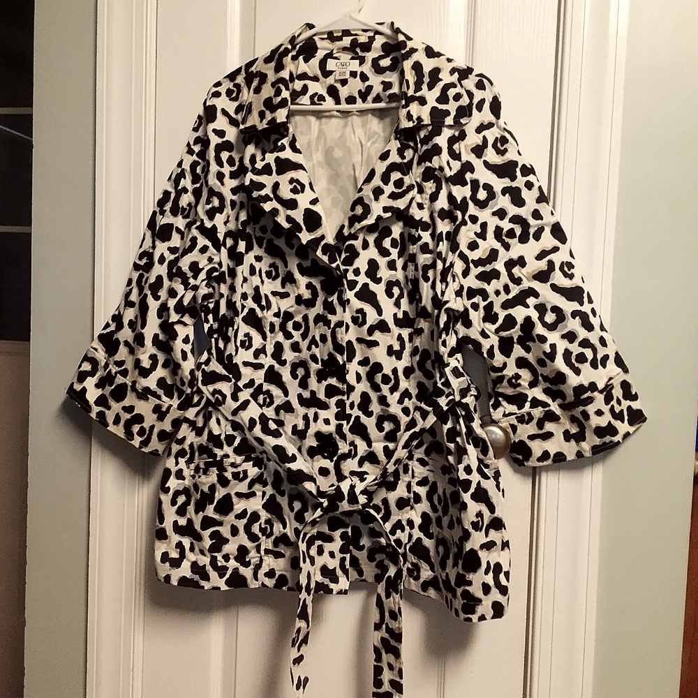 Cato Woman Leopard Trench Coat Style Jacket 26/28 Belt Button Fall Dressy EUC